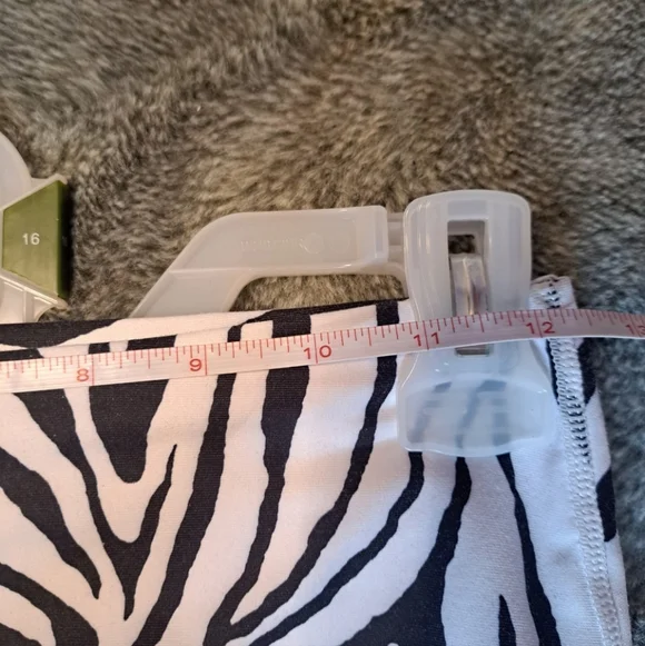 Cute ZEBRA PRINT leggings - Picture 3 of 4